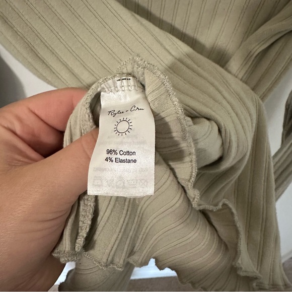 RYLEE & CRU Ribbed Long Sleeve Green Lettuce Trim Fitted Long Sleeve - Picture 6 of 6